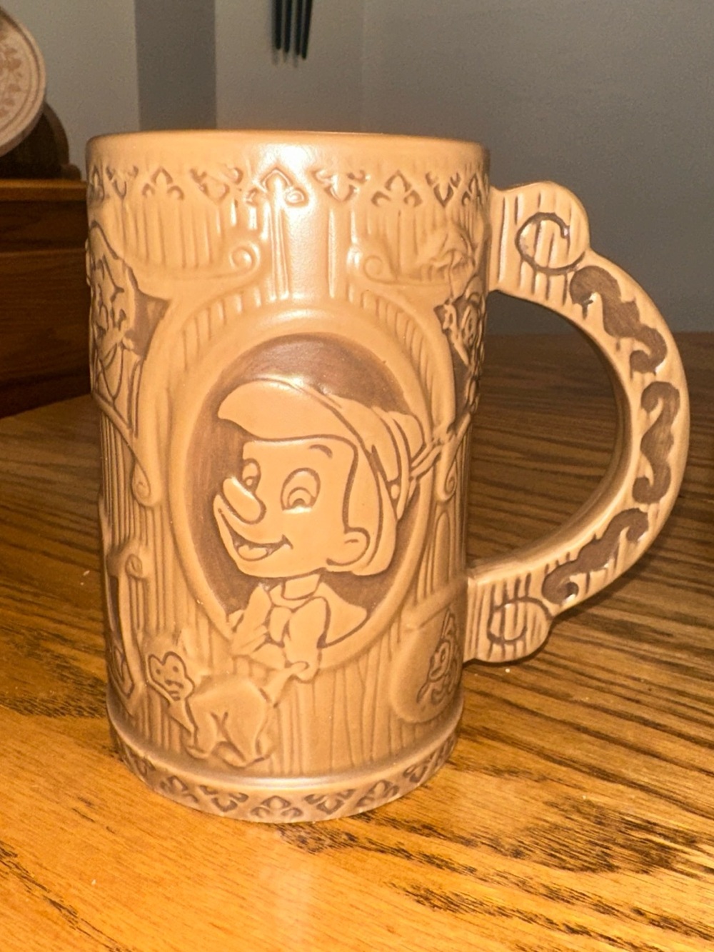 Disney Pinocchio 85th Years Mug ''woodcarver'' Motif Tinkerbell 180z